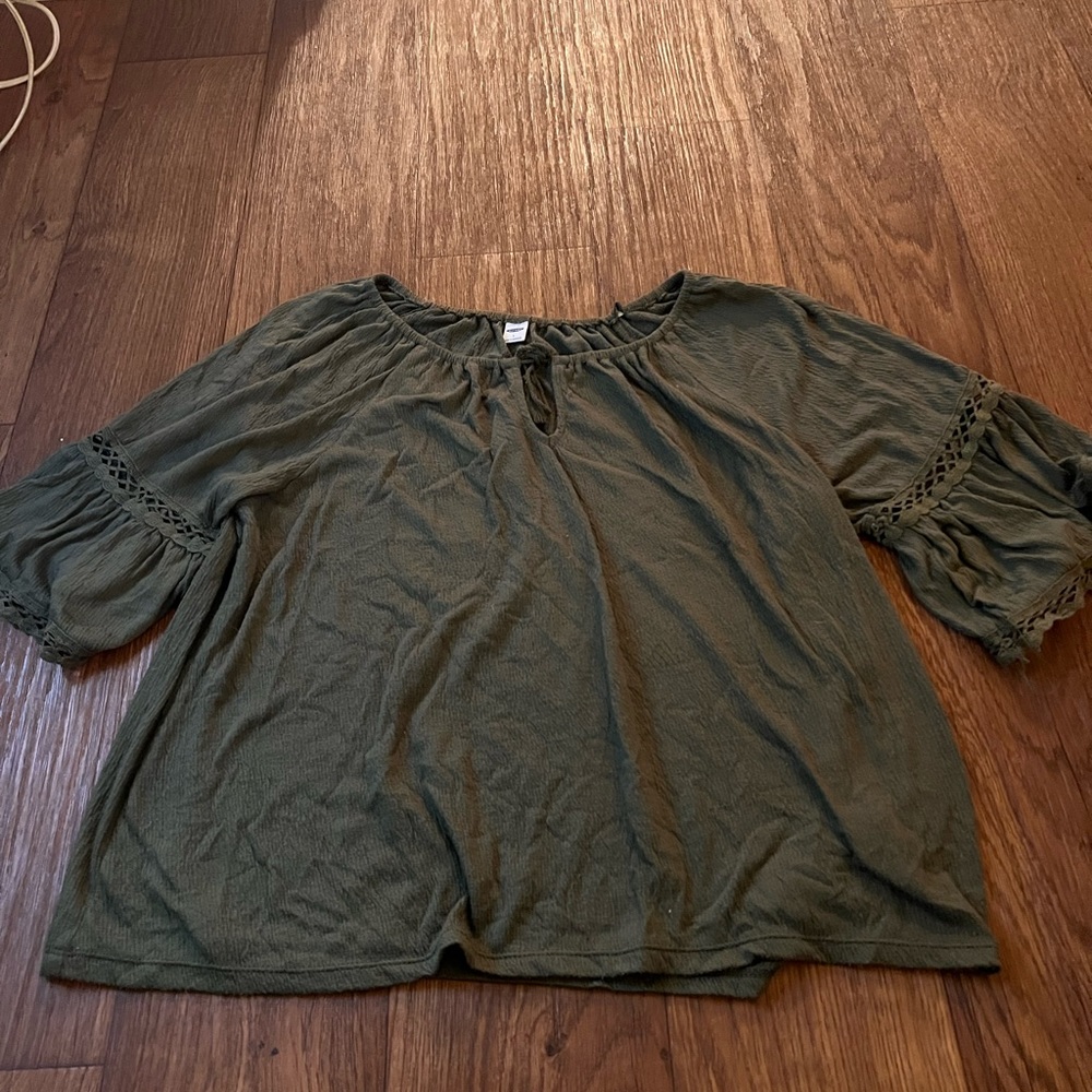 Old navy green blouse